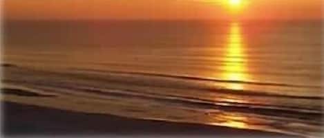 Peaceful, private sunrise & surf. Enjoy it all from your own 6th floor view.