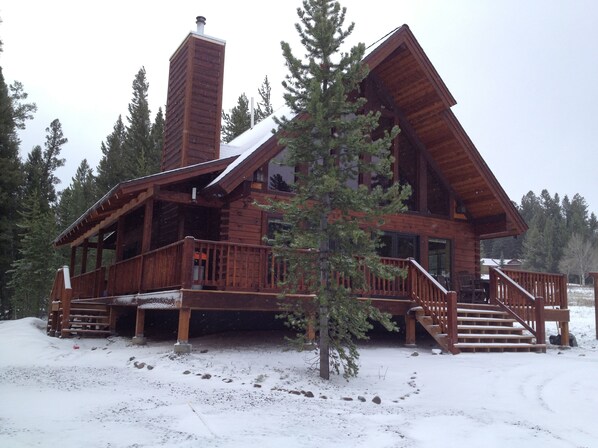 Mountain View Lodge - built in Spring 2011