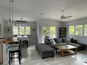 Living, Bar, Dining