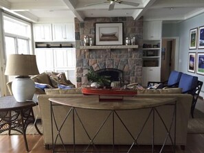 living room
