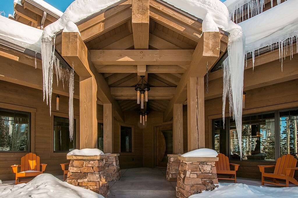 Spectacular Family Retreat 7 Bdrms Outdoor Dining Hot Tub Sauna Game Rm Park City