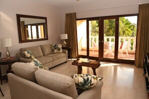 Living room with view to Lanai