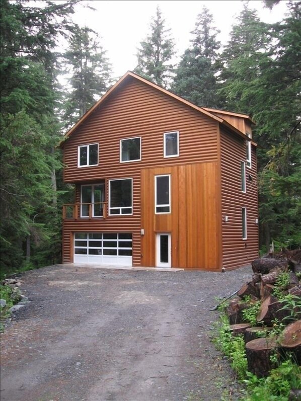 Hemlock Grove Skier's Retreat alias Glacier Garden