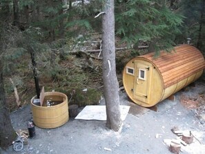 Sauna and Hot Tub in the Woods