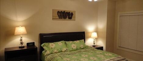 Spacious Master Bedroom -King bed, golf course view, flat screen TV/DVD, mp3/iPo