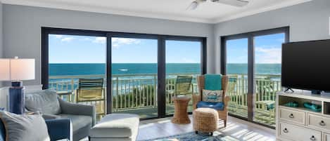 Beautiful panoramic ocean view from the living room.