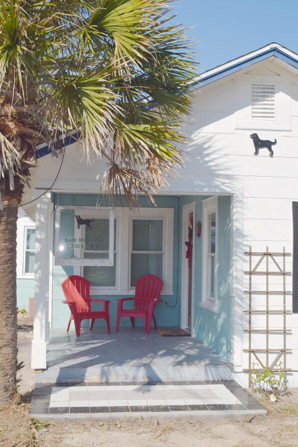 A Sunny Front Porch