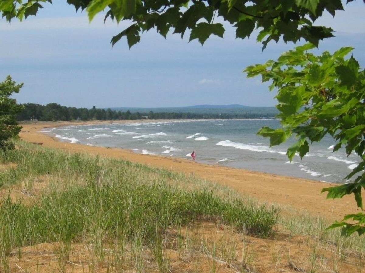 Best Beach on the Keweenaw – Big Traverse Bay on Lake Superior