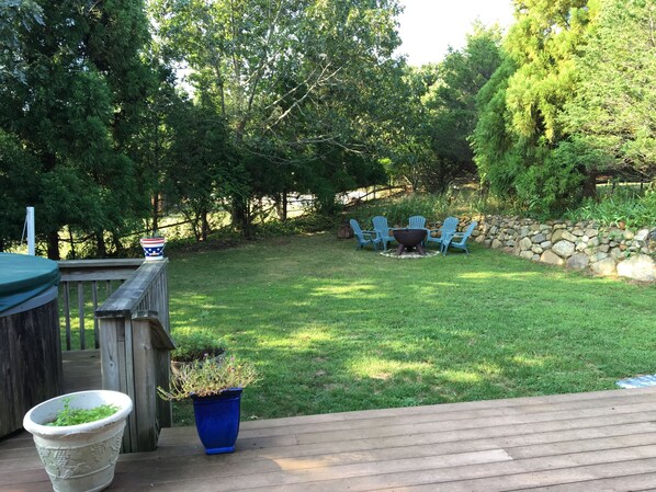 Back Yard and Outdoor Fire Pit/Hot Tub