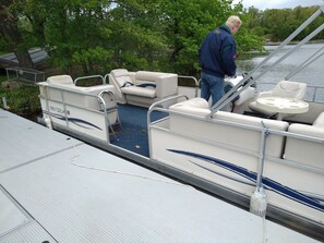 24' pontoon boat available for rent