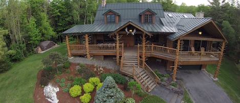 Moose Meadow Lodge & Treehouse