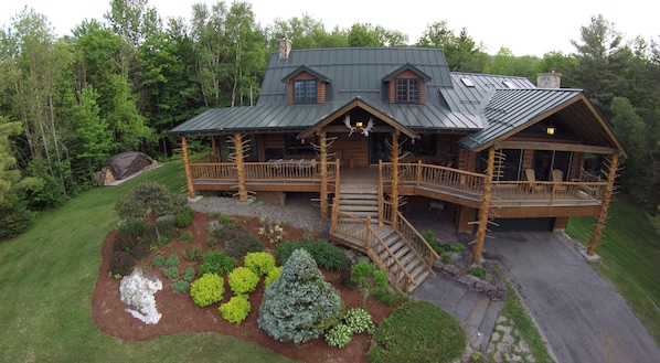 Moose Meadow Lodge & Treehouse