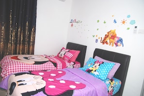 Qstay Sitiawan - 2nd bedroom