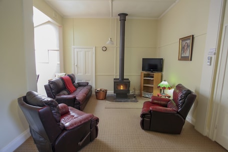 2 bedroom suite lounge area