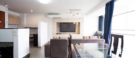 Night Bazaar Road-DELUXE 1BR 13th F