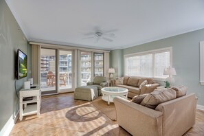 This gorgeous 4 Bedroom Condo sleeps 12 more than comfortably.