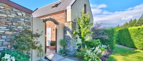 Cottage courtyard entrance