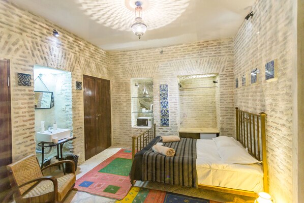 Castle in Old Town, Levant Room