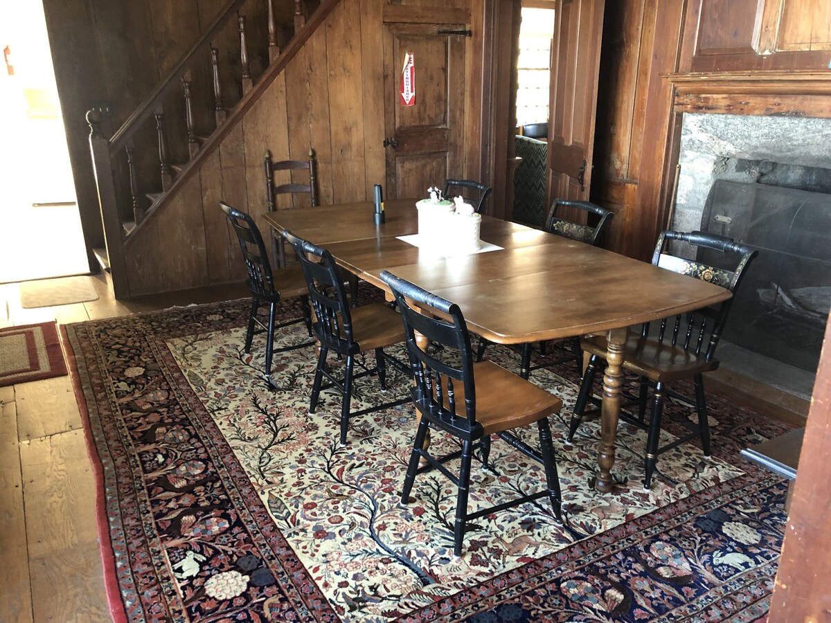 Historic Colonial House on the water