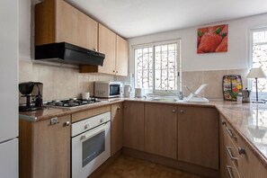 Fully equipped kitchen