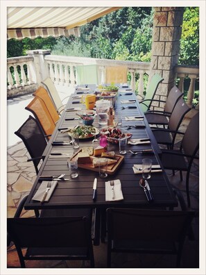 Outdoor dining