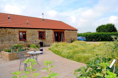 Modern stylish contemporary barn in idyllic countryside near Bridport & beaches