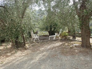 giardino davanti alla casa