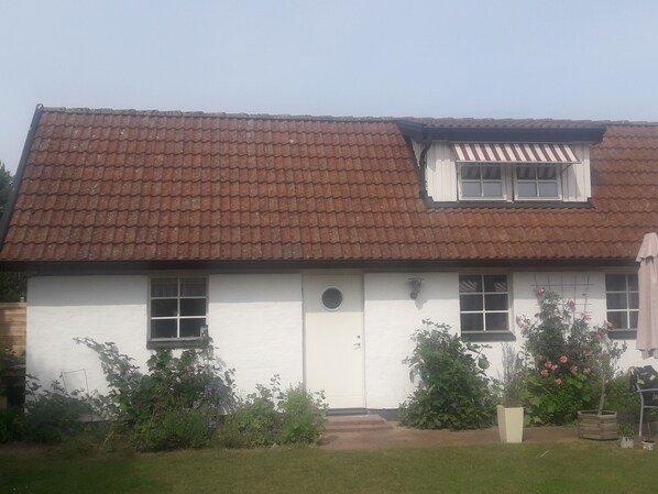 The guesthouse june 2018 with new door
