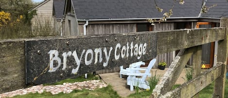 Entrance to Bryony Cottage