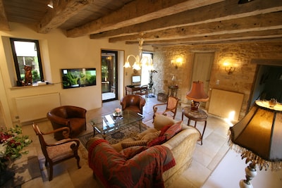 Beautiful Perigourdine house 12 km from Sarlat, Montignac-Lacaux, Les Eyzies