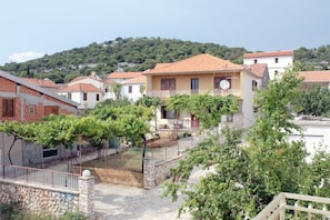 A2 Veliki (4): terrace view