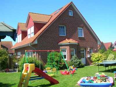 modern, comfort. u. children especially. furnished house with large garden, WiFi
