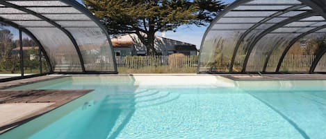 Piscine privée couverte et/ou découverte - Chauffée du 15 Avril au 15 Novembre