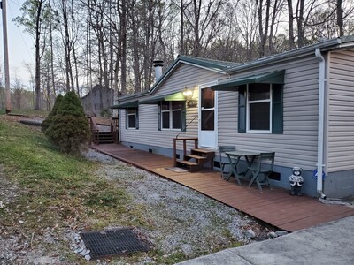 Lakefront Property On Dale Hollow Lake / Kentucky Waterfront Property In Lake Cumberland Jamestown Somerset Monticello Dale Hollow Lake Albany Columbia Burkesville / Rooms available at dale hollow lake state resort park.