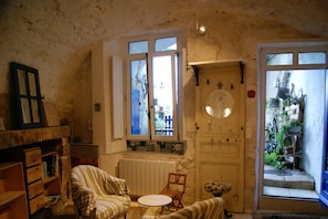 Petit salon