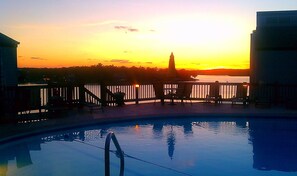 Pool sunset!