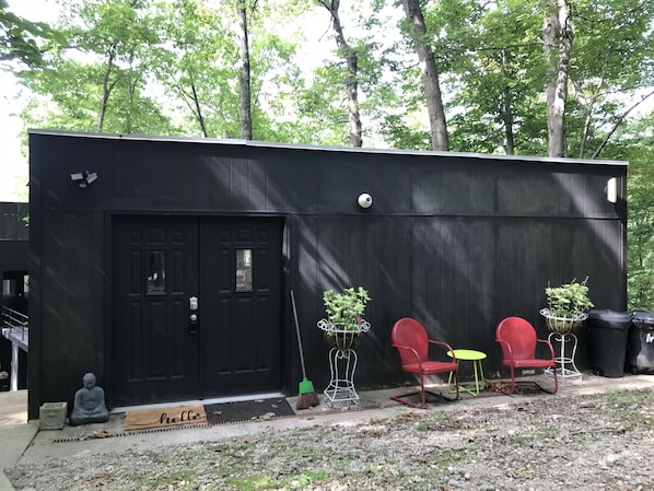 Relaxing Retreat in the Woods