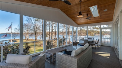 Luxury 4BR home on Main Lake, fabulous point lot 