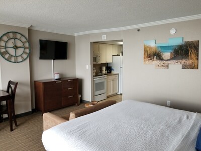 OCEANFRONT ! OCEANFRONT ! STUDIO APT W/  TERRACE, ROMANTIC GETAWAY !! KING BED!!