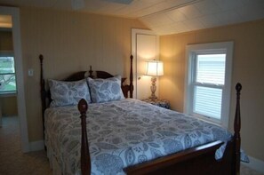 Queen bedroom