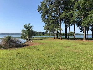 Yes, 450’ of waterfront!
