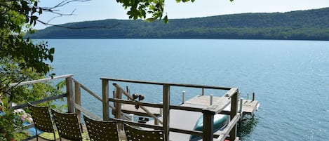 Private dock with SUPs, kayaks & canoe (all life jackets & paddles are provided)