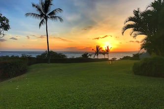 Extra spacious, private, 1BR/2BA, front row, ocean view at Maui Kamaole (A101)