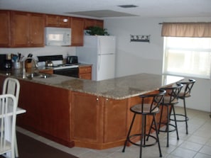 Kitchen with breakfast island