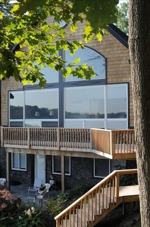 Wrap-around deck facing the lake