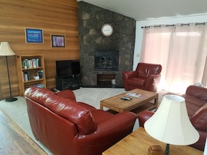 living room of Quelah 70