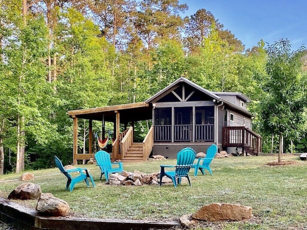 Tiny House on Lake Russell