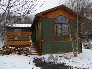 Very private and cozy with easy Winter access. Fire up the woodstove and relax!