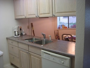 Fully equipped kitchen