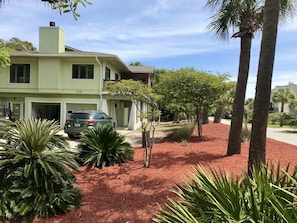 Four Bedroom House with Large Deck and Screened in Porch